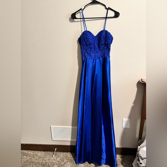 Blondie Nites Dresses & Skirts - Blondie Nites Royal Blue Lace PROM Dress Size 1
